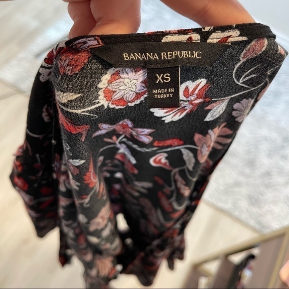 Banana Republic Floral Wrap Around Blouse Top XS - Picture 5 of 6